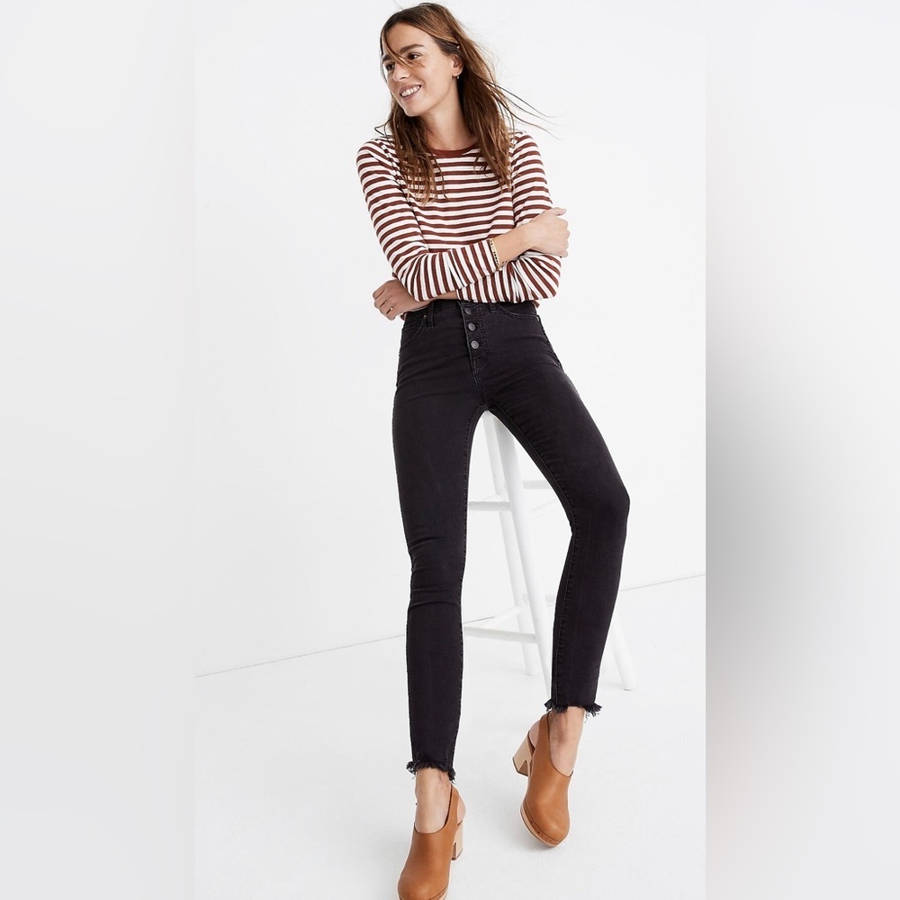 Madewell 9" High-Rise Skinny Jeans Faded
Black Exposed Button Raw Hem Size 25
